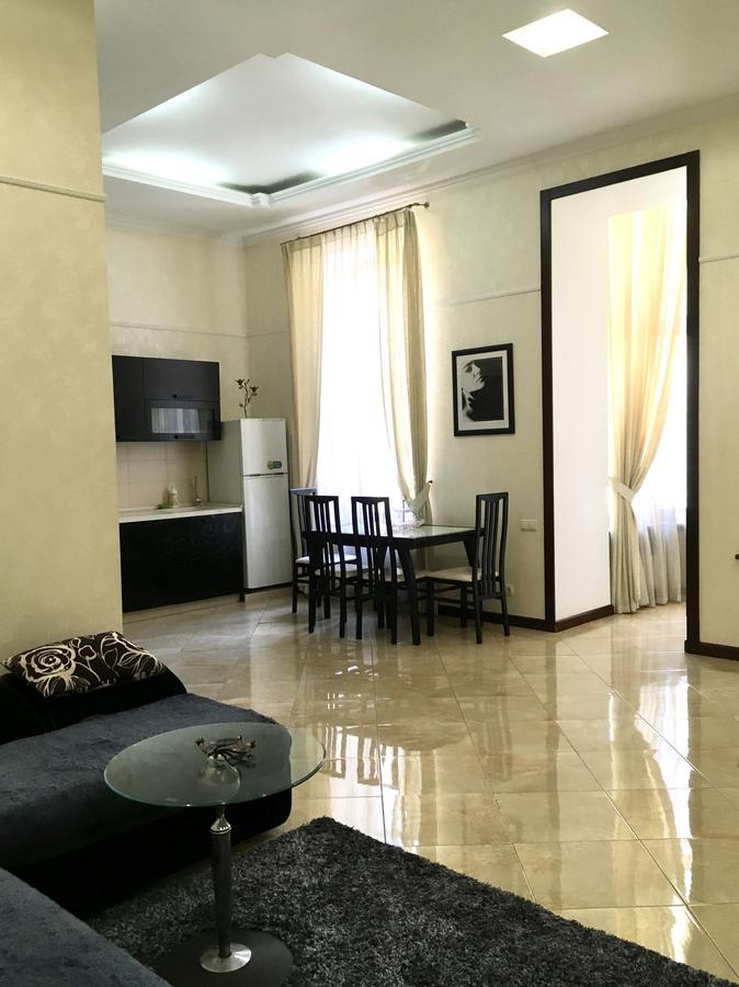 Downtown Prestige Apartment Odessa Eksteriør bilde